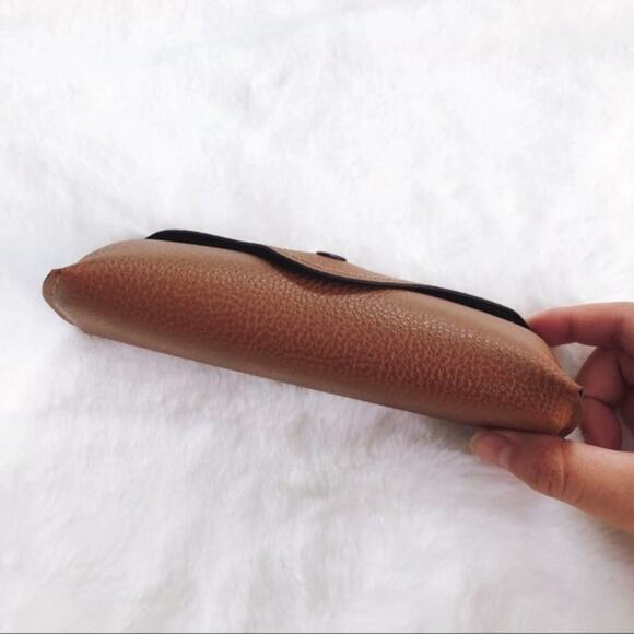 Wyatt Brown Faux Leather Sunglasses Case - Picture 9 of 9